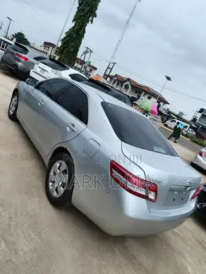 Toyota Camry 2010 Silver