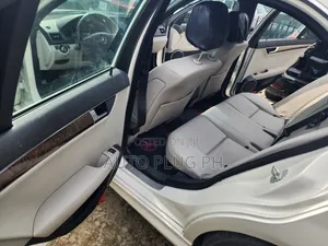 Mercedes-Benz C350 2008 Red