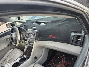 Toyota Venza 2010 Silver