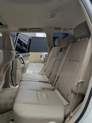 Toyota Land Cruiser Prado 4.0 2023 White