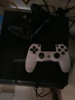 Playstaion 4 Slim