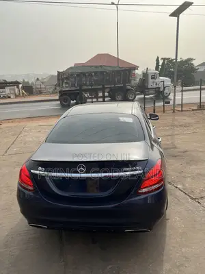 Mercedes-Benz C300 2015 Blue
