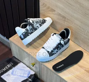 NUMERIS Sneakers