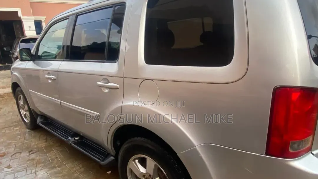Honda Pilot 2010 Silver