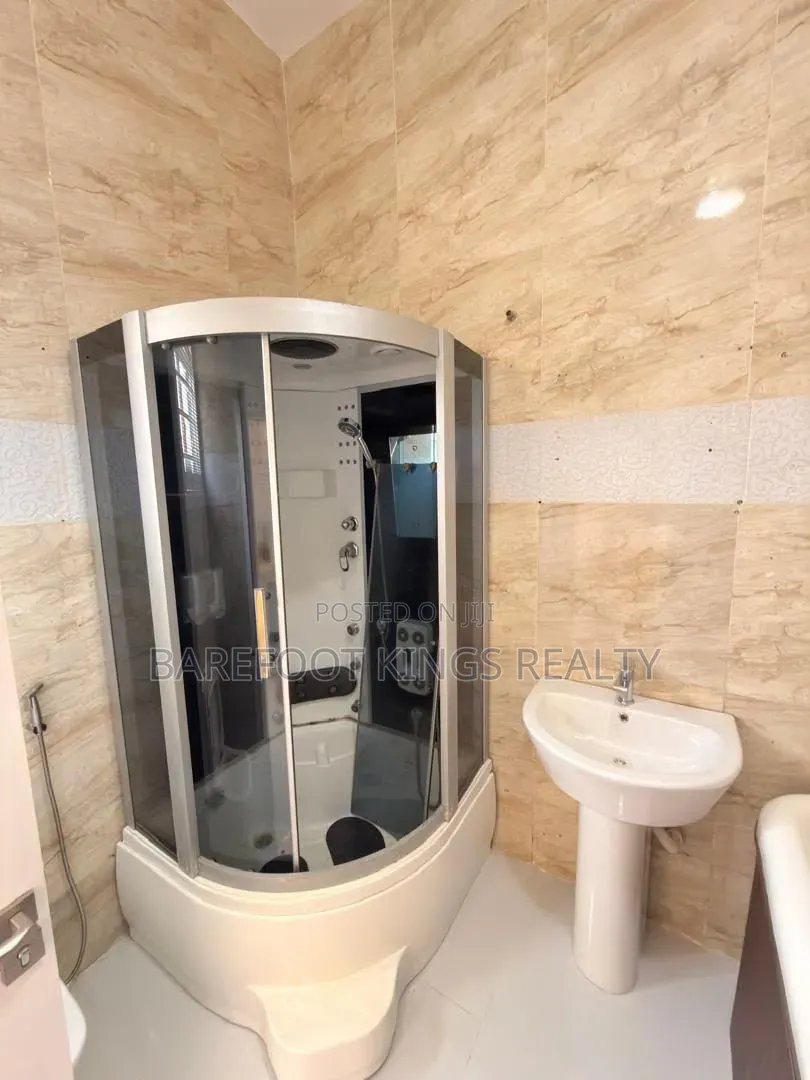 Luxury 3Bedroom Apartment
