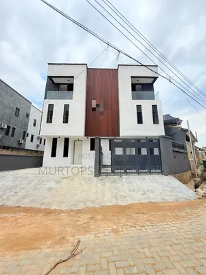 4bdrm Duplex in Medina for sale