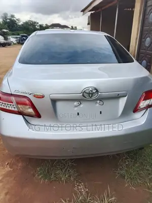Toyota Camry 2011 Silver