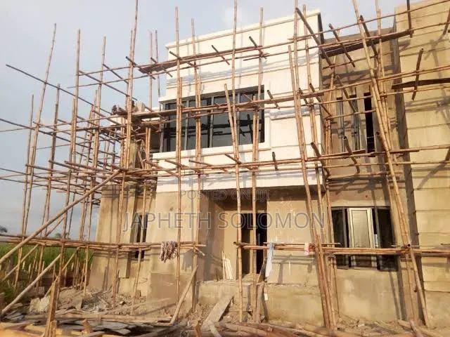 Luxury Wall Screeding