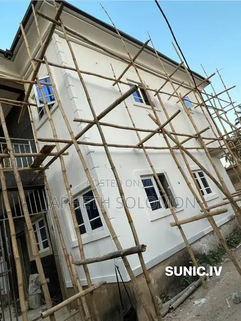 Luxury Wall Screeding