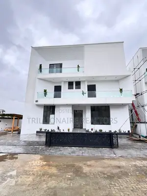 5bdrm Duplex in Hampton Lake, Chevron for sale