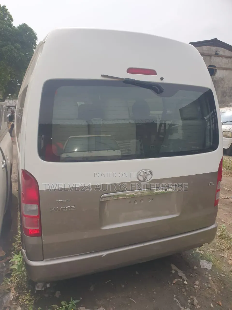 Toyota HiAce 2017 Brown
