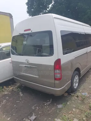 Toyota HiAce 2017 Brown