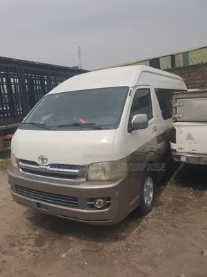 Toyota HiAce 2017 Brown