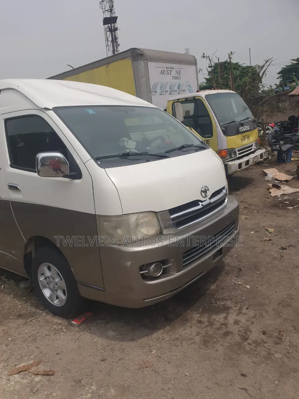 Toyota HiAce 2017 Brown
