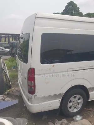 Toyota HiAce 2016 White