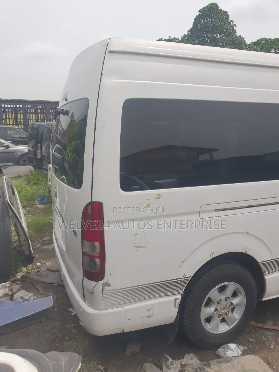 Toyota HiAce 2016 White