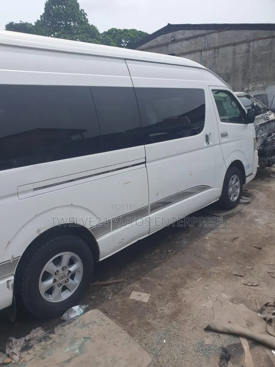 Toyota HiAce 2016 White