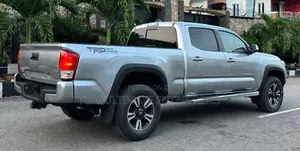 Toyota Tacoma 2017 Gray