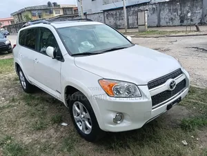 Toyota RAV4 2011 White