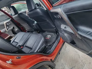 Toyota RAV4 2015 Orange