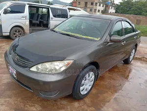 Toyota Camry LE 4dr Sedan (2.4L 4cyl 5A) 2006 Gray