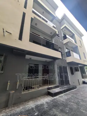 2bdrm Apartment in Lekki Phase 1 for rent