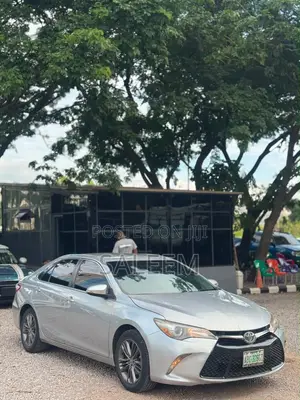 Toyota Camry SE 4dr Sedan (2.5L 4cyl 6A) 2015 Silver
