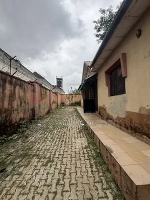 5bdrm Duplex in 3Rd Avenue, Gwarinpa for rent