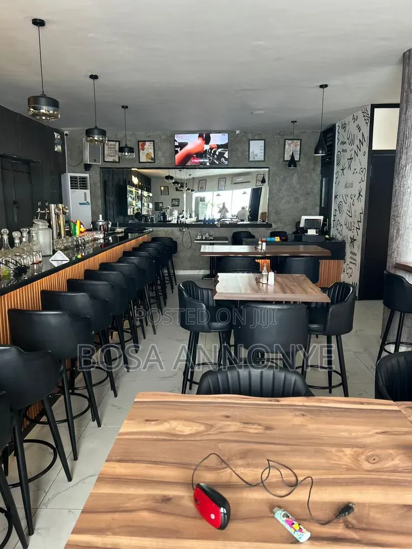 Functional Restauarant Space
