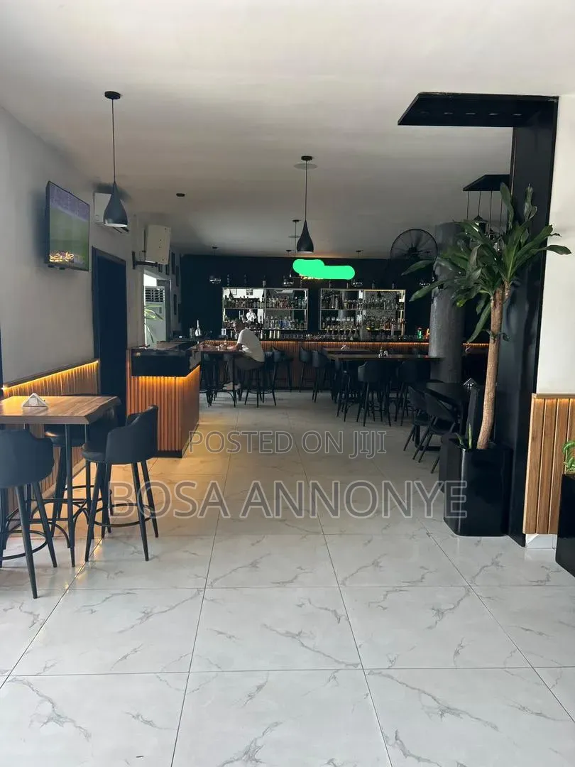 Functional Restauarant Space