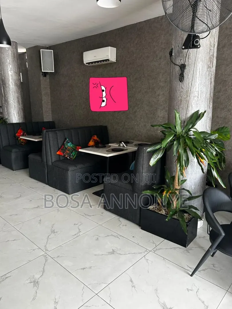 Functional Restauarant Space