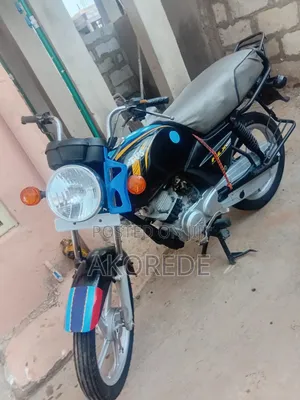 TVS Apache 180 RTR 2025 Red