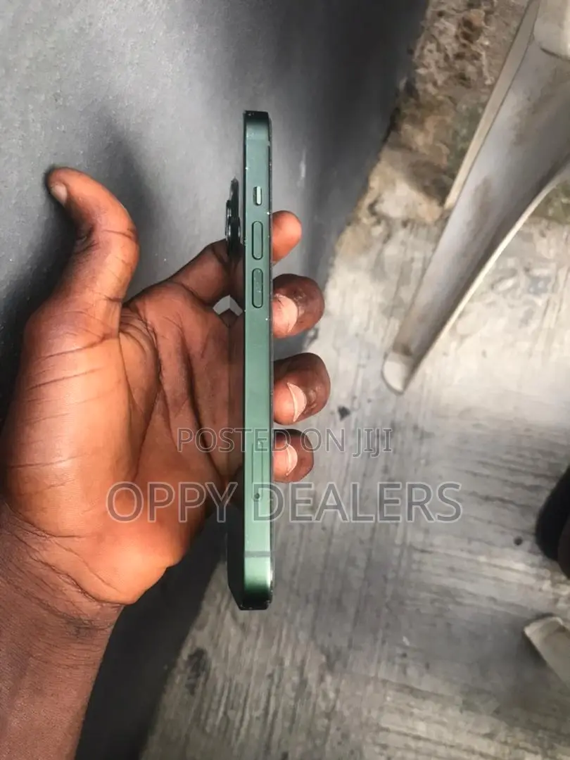 Apple iPhone 13 128 GB Green