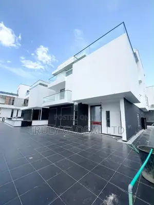 5bdrm Duplex in Orchid Road, Off Lekki-Epe Expressway for sale