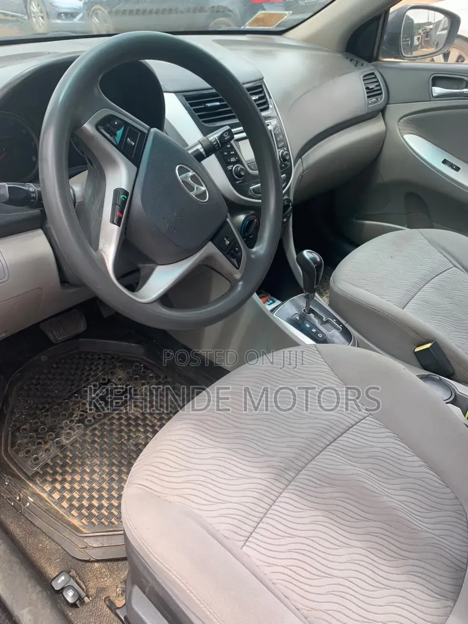 Hyundai Accent SE 2012 Black