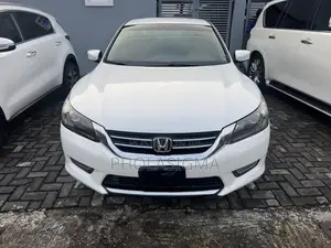 Honda Accord Sport 4dr Sedan FWD (2.4L 4cyl 2A) 2013 White