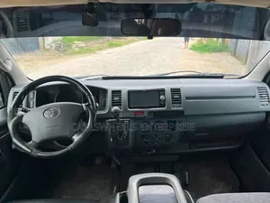 Toyota HiAce 2013 Black