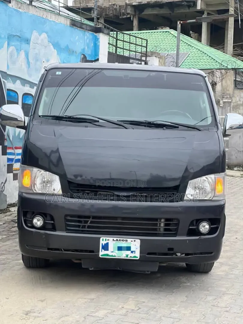 Toyota HiAce 2013 Black
