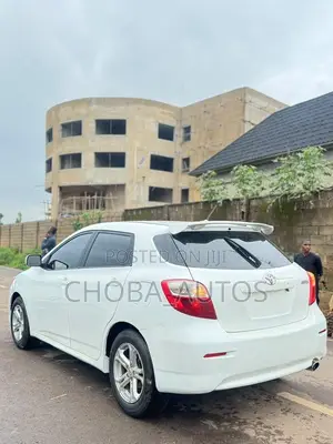 Toyota Matrix 2010 White