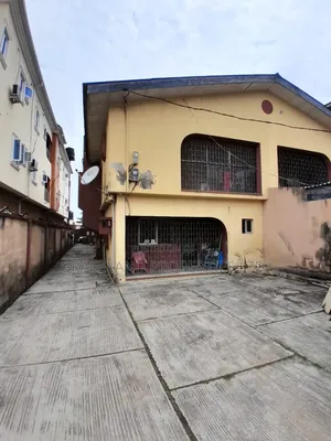 3bdrm Block of Flats in Okota for sale