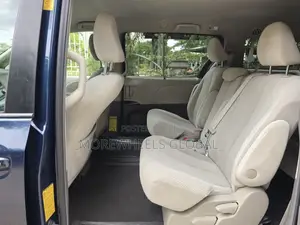 Toyota Sienna LE 7 Passenger 2011 Blue