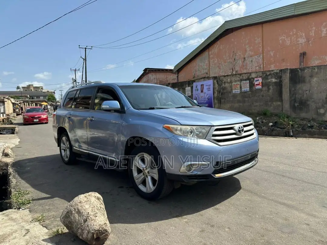 Toyota Highlander Limited 2010 Blue