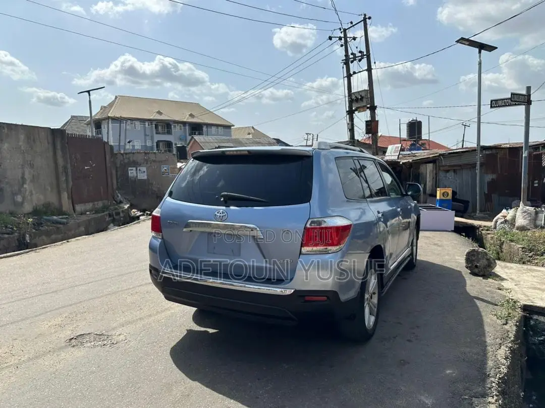 Toyota Highlander Limited 2010 Blue