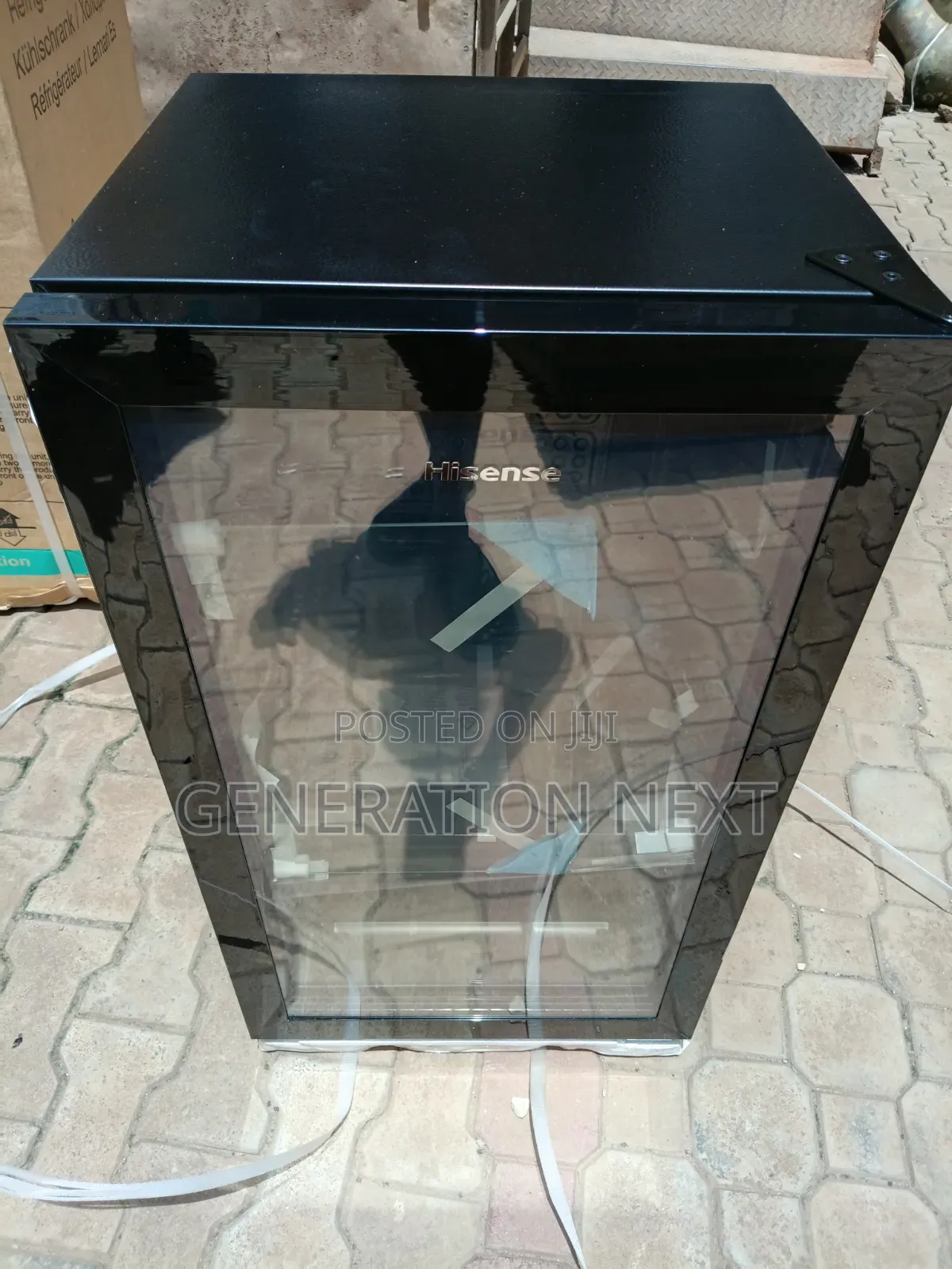 His Show Glass