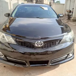 Toyota Camry SE 4dr Sedan (2.5L 4cyl 6A) 2013 Black