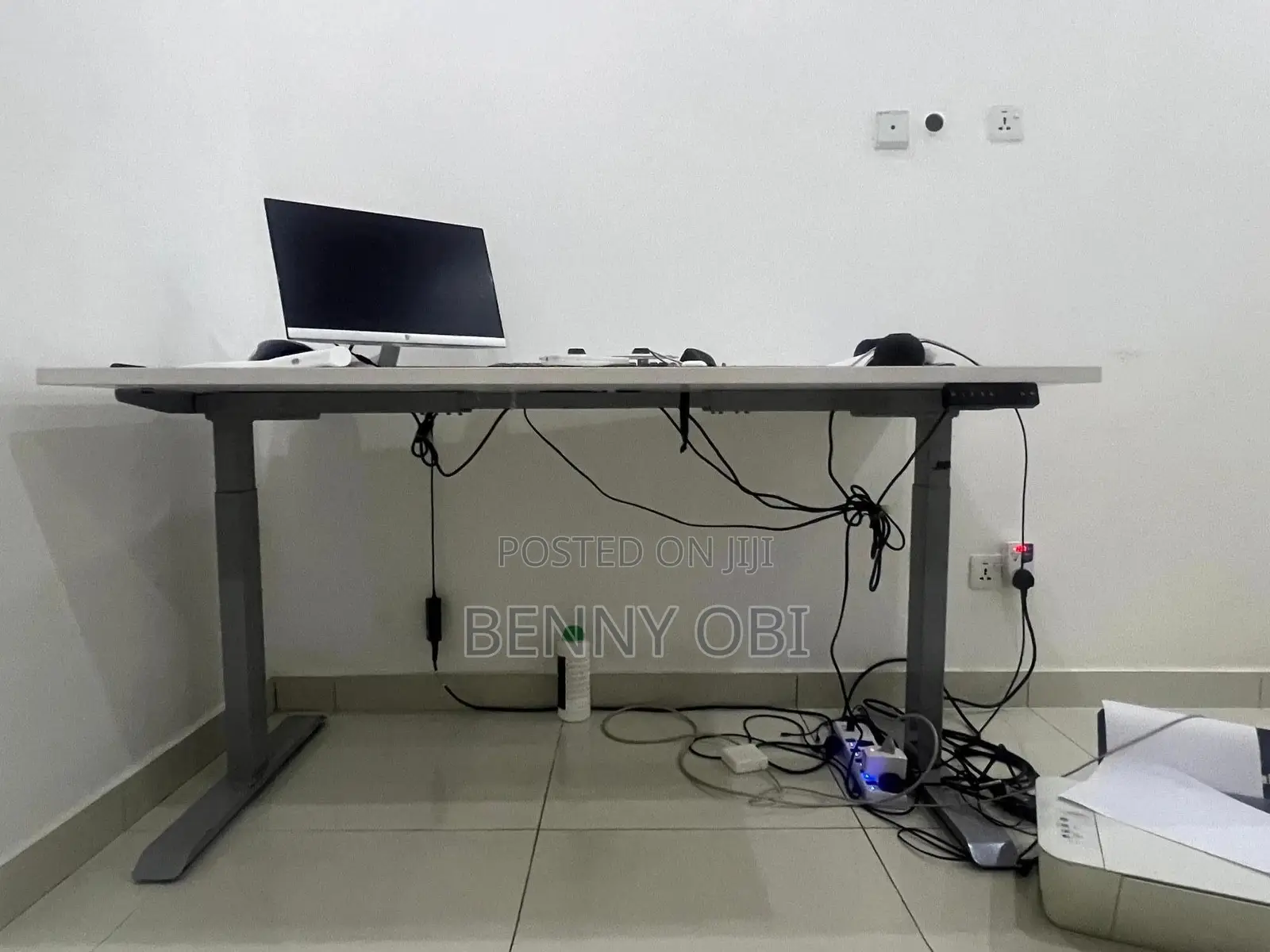 Modern Adjustable Height Electric Standing Desk