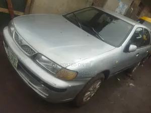 Nissan Almera Tino 2004 Silver