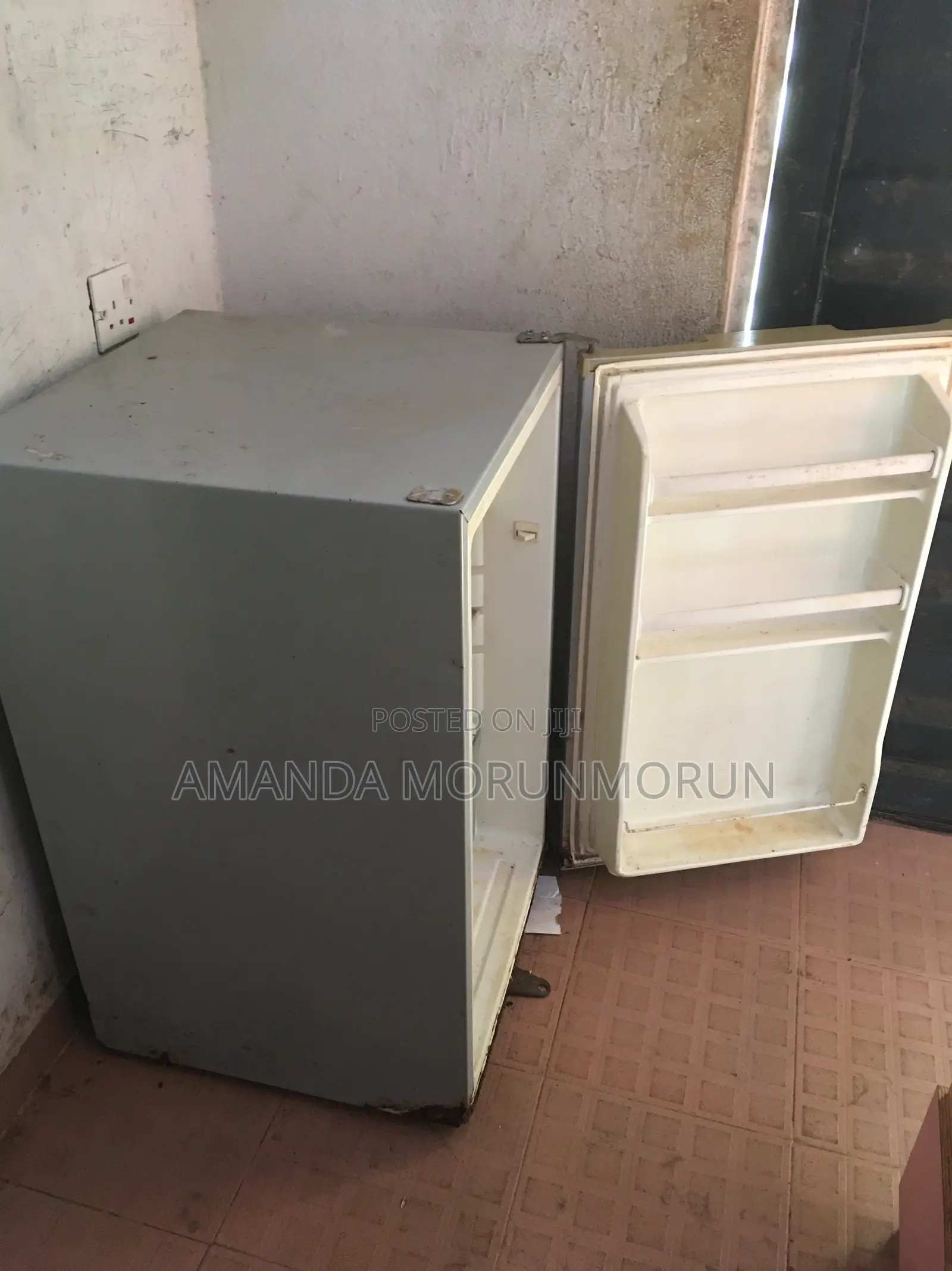 Medium Refrigerator