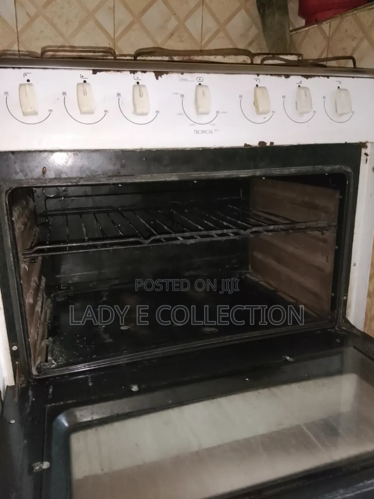 Large Oven With 6 Gas Burners