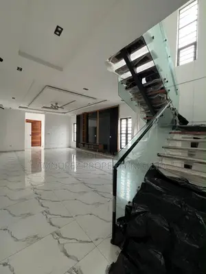 4bdrm Duplex in Chevron for rent